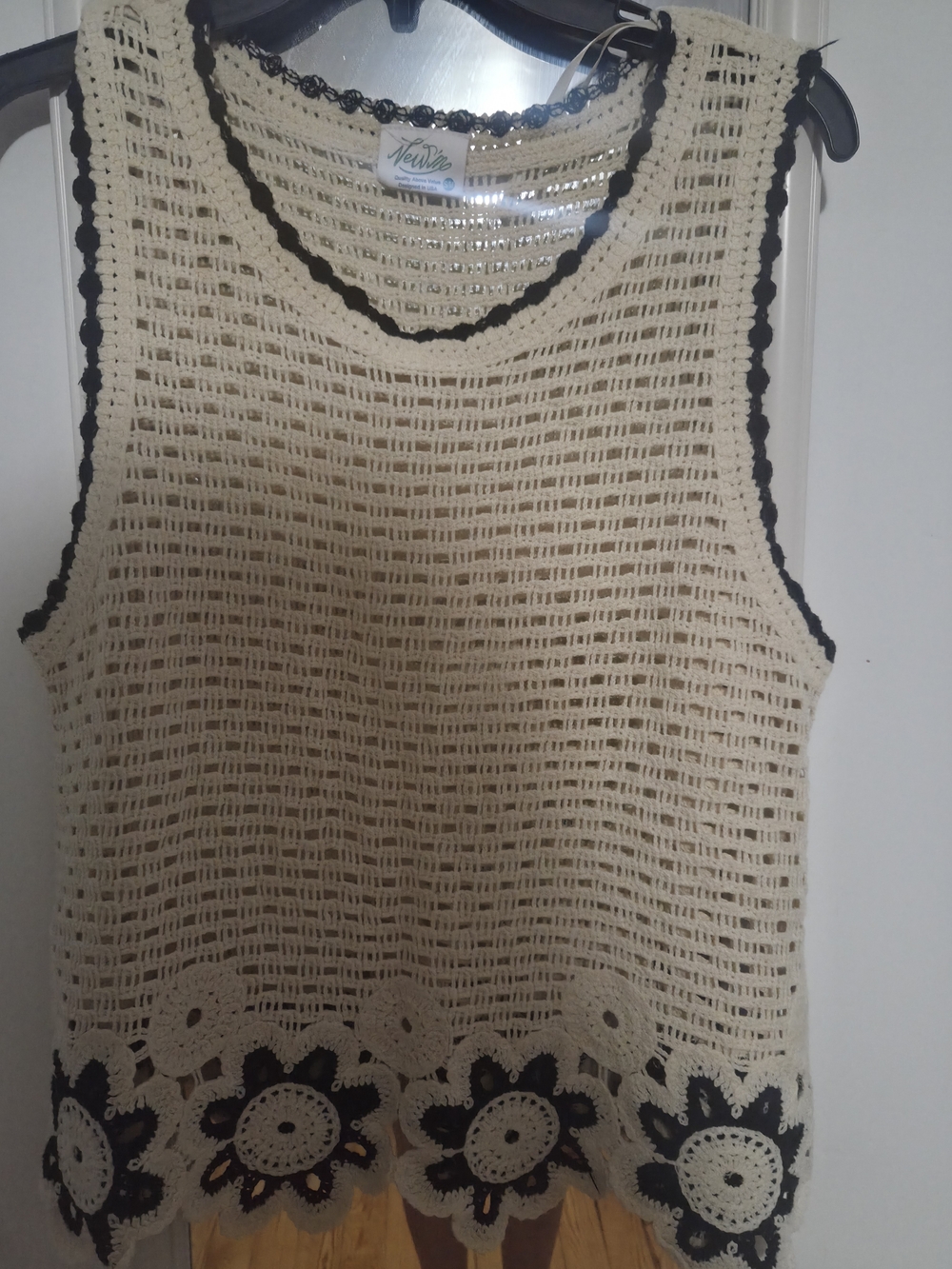 Crochet Floral-Trim Sleeveless Tank Top - Cream with Black Accents - Picture 2 of 4